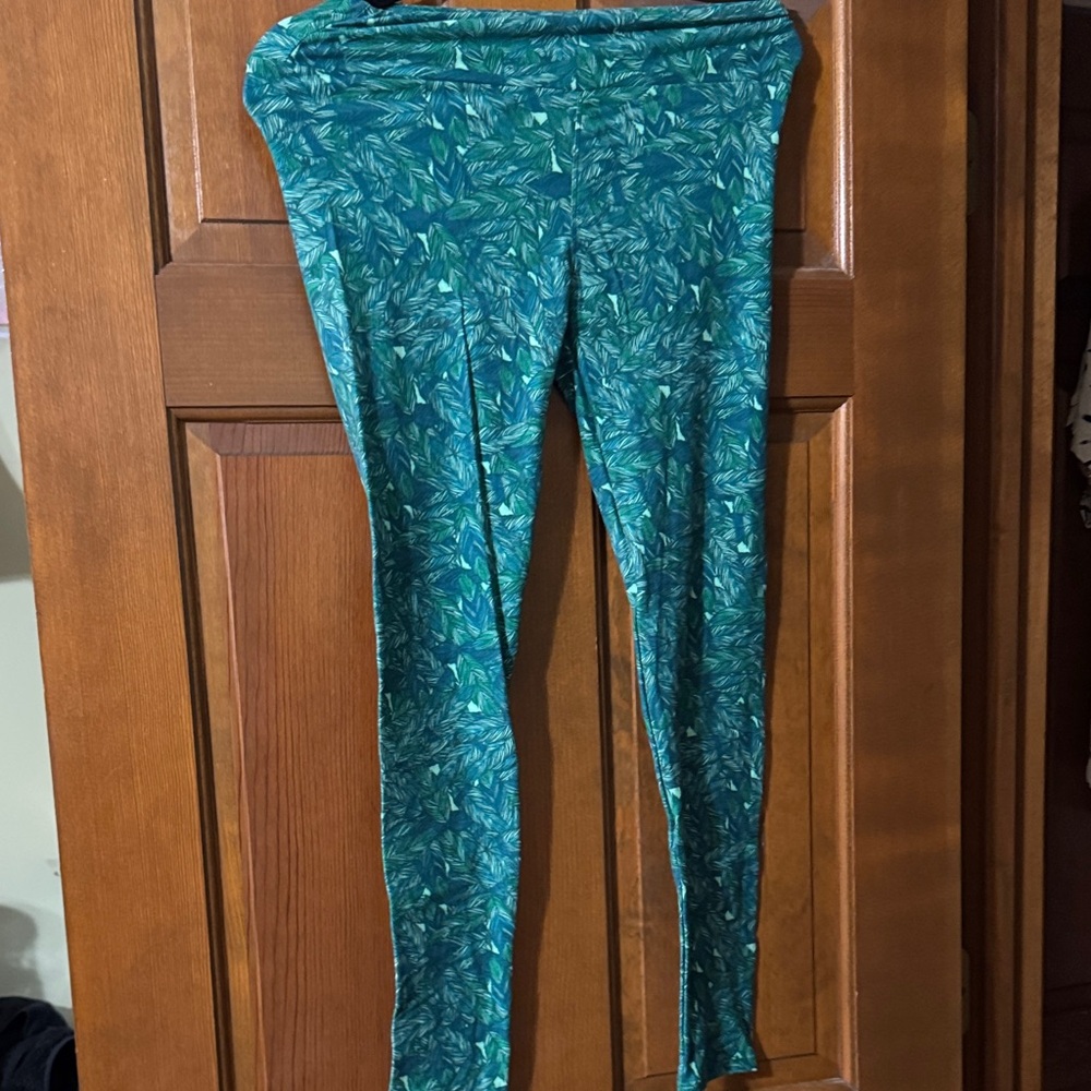 LuLaRoe Green Leaf Pattern Leggings